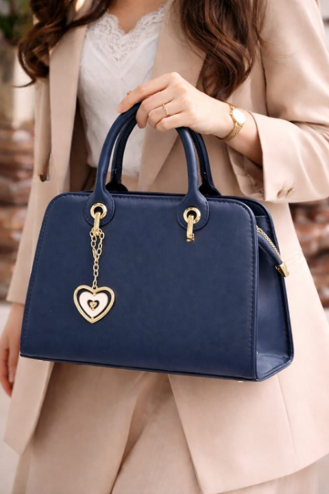 The Vantage Premium Shoulder Bag