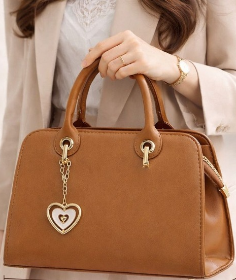 The Vantage Premium Shoulder Bag