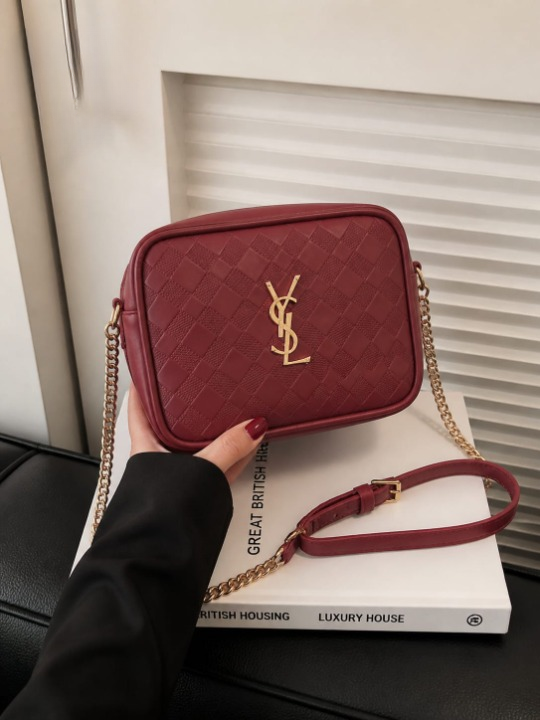 The Manhattan Sling Bag
